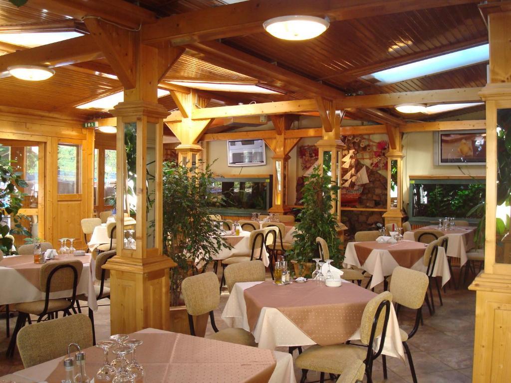 Hotel Ami Băile Felix Esterno foto