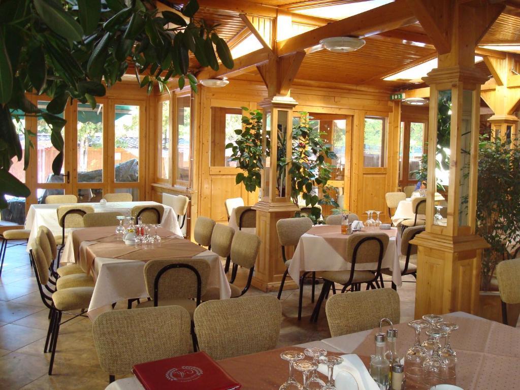 Hotel Ami Băile Felix Esterno foto